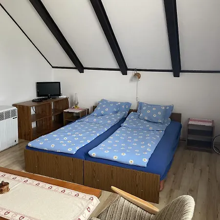 Macko Nyaralo Балатонфеньвеш