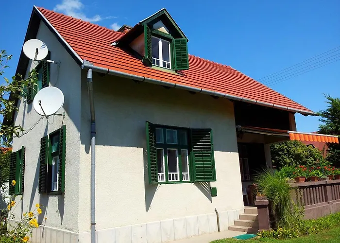 Macko Nyaralo Feriehus *